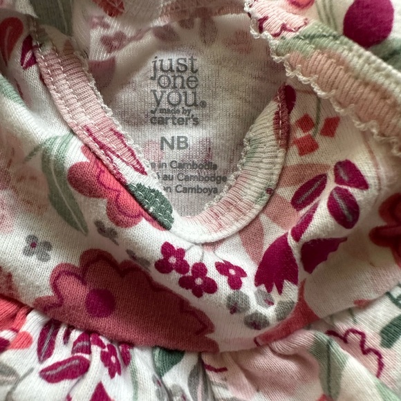 Donated☀️
💙5/$25💙 Carters onesies long sleeve newborn - Picture 2 of 4